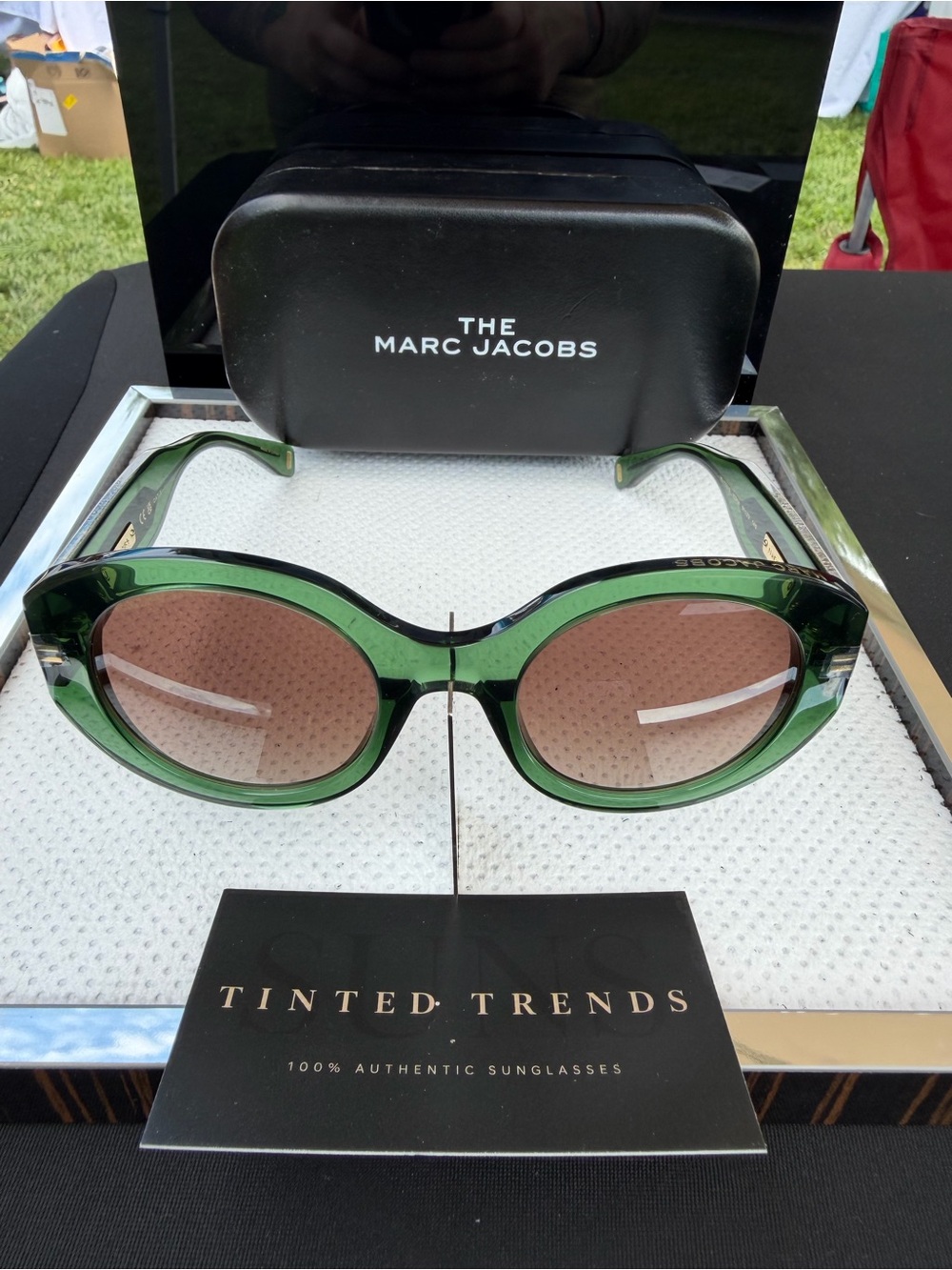 Marc Jacobs Women's Green Sunglasses with Brown Gradient Lenses. NWT